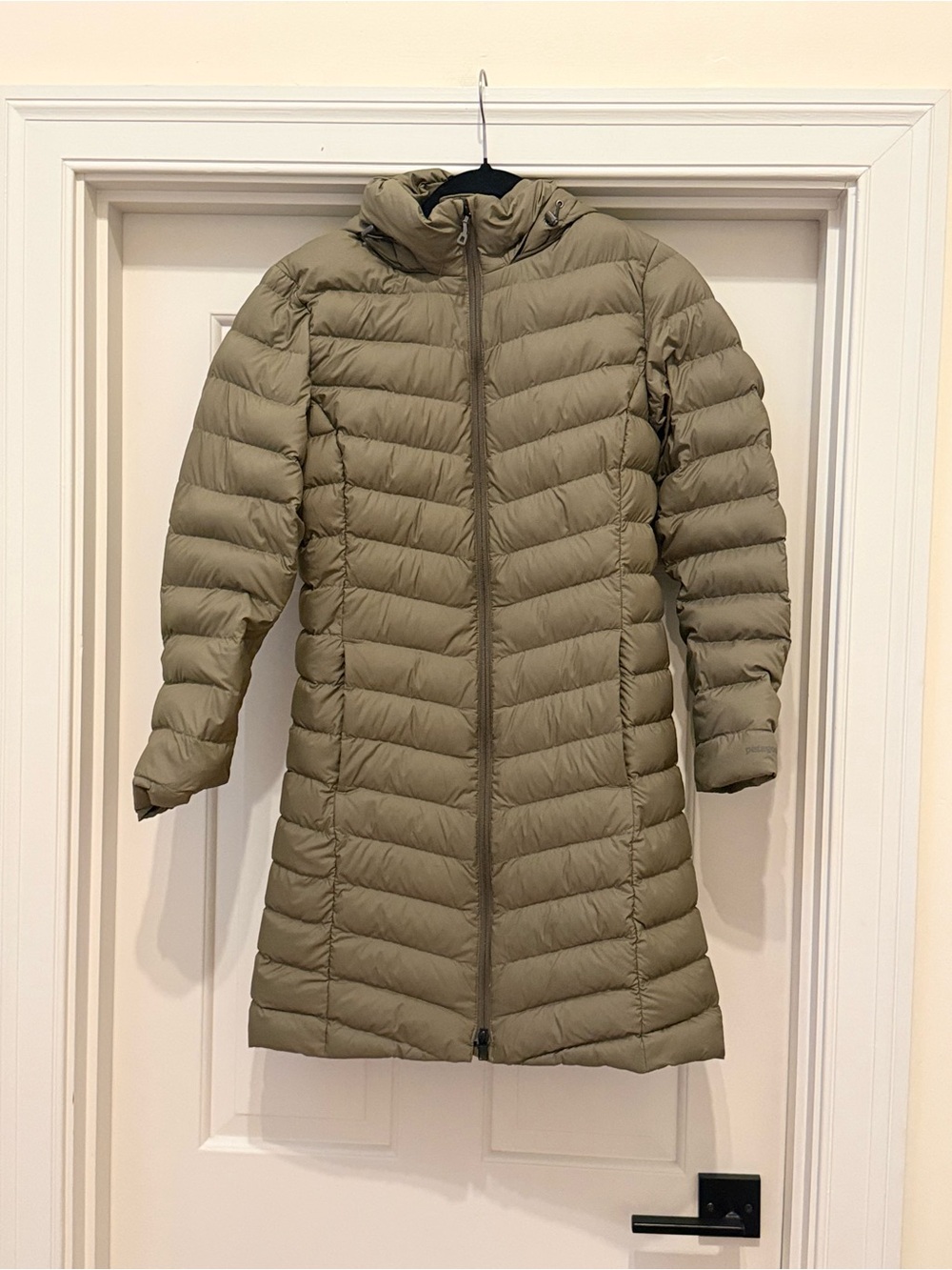 Patagonia Women's Down Parka with hood — XS, Olive